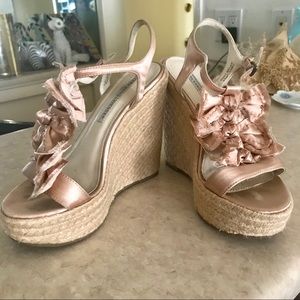 Vera Wang Pink espadrilles size 5